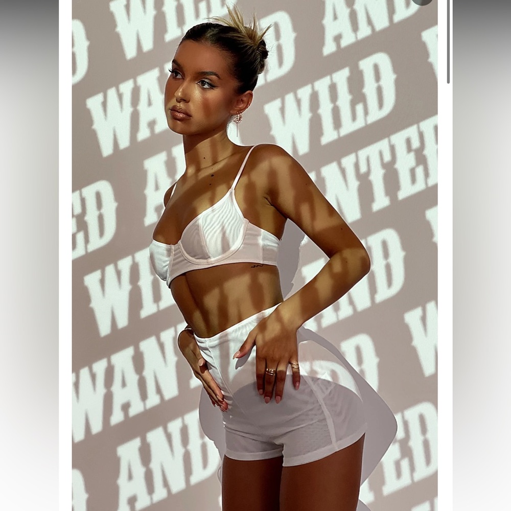 White Fox mesh shorts and bralette set, Unavailable Hot Pants, Executive crop
